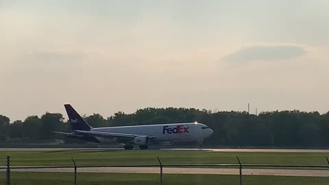 FedEx 767 Landing Rochester NY 8/6/21