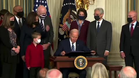 Biden Forgets How To Read In Front Of EVERYONE