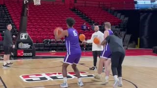 Sports College Basketball 🏀 - Noah Freidel with the halfcourt heave during practice