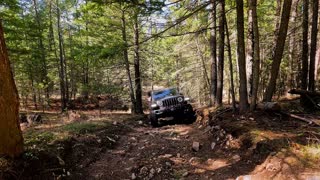 JEEP GLADIATOR OFFROADING IN BC⁠