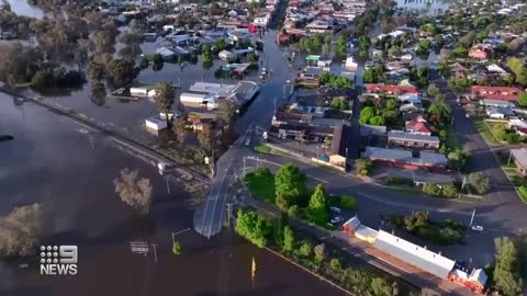 NSW town inundated by worst flood in 70 years _ 9 News Australia