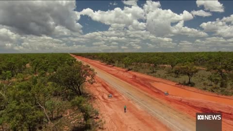 Outback road concerns in WA as network crumbles after floods and a busy tourist season ABC News