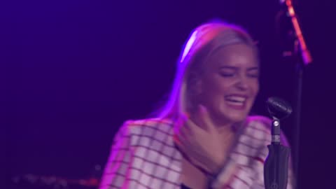 Anne Marie 2002 Live At Brighton Music Hall 2018_1080p.mp4