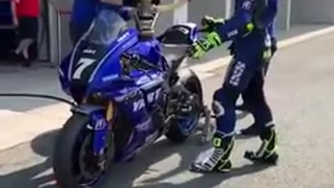 Fast enough..? 😱😍Best Yamaha R1M motogp bike 😍viral bike video WhatsApp status