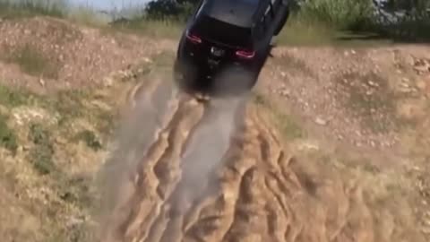 Cops Wasn't Expecting This Trackhawk to do this During a Chase
