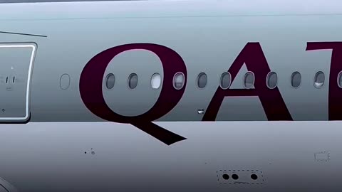 Qatar airways a350-1000 waiting for taxi