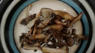 FoodPerfect: Roasted Beech Mushrooms, Crispy Potato Pancakes, Sour Cream: Score 5/5
