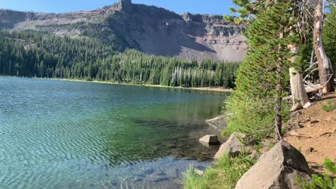Central Oregon - Little Three Creek Lake - Beautiful Alpine Lake - 4K