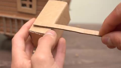 Make your own stylish carriage with chest using cardboard