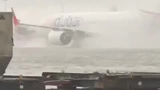 MASSIVE Amounts Of Flooding At Dubai Airport Creates APOCALYPTIC Situation