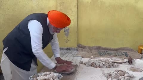 PM Modi baked rotis as part of sewa at Takhat Sri Harimandir Ji Patna Sahib