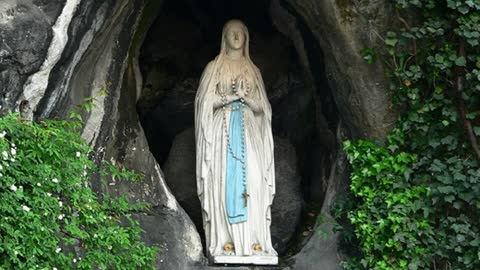 La Señora me Habló. Nuestra Señora de Lourdes