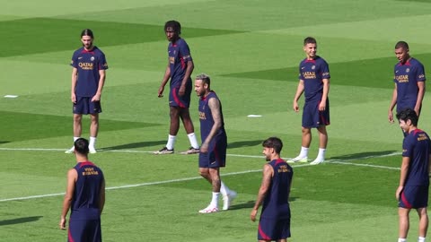 Entrenamiento del PSG con Mbappé y Neymar