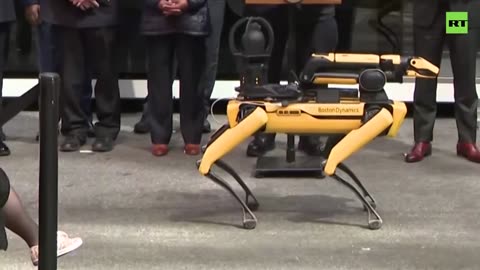 NYPD aggiunge 'Digidog' e altri robot alla polizia.Il sindaco di New York Eric Adams ha presentato i robot "Digidog" e "K-5",i nuovi membri della Polizia di New York.cosa vuol dire che non eri preoccupato prima ma lo sei ora?