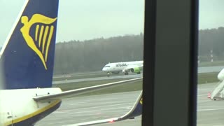 Air Baltic landing at Riga airport in 6th November 2022