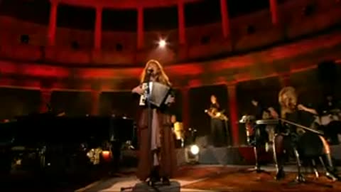 Loreena McKennitt - Mummers Dance