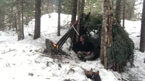 Making a Winter Bushcraft Shelter