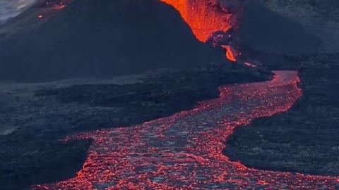 Beautiful Volcano Eruption in Iceland 😮😍🔥🌋