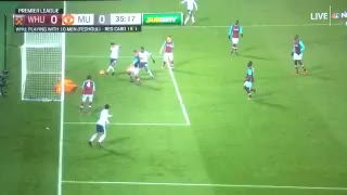 Antonio Valencia And Jesse Lingard Comically Missed Chances vs West Ham!