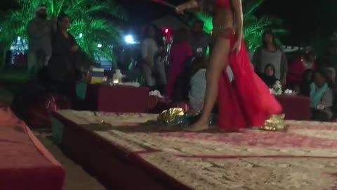 Belly dancing dubai desert safari