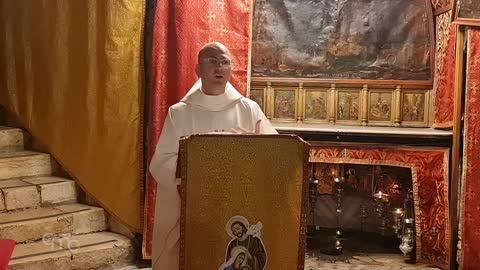 SANTA MESSA dalla Grotta della Natività a Betlemme di Efrata in Giudea nell'odierna Palestina.dove nacque Gesù Cristo lì c'è una chiesa la basilica della natività appunto sotto c'è la grotta/stalla con il punto dove nacque Gesù