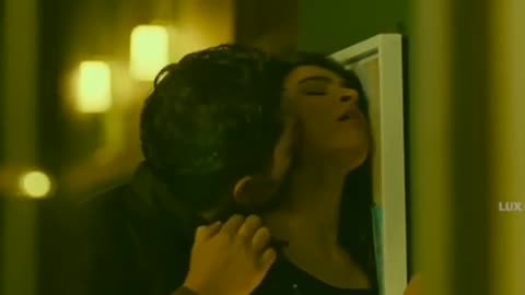 Hot Movie Romantic scene kissing🌹|| love status 💕