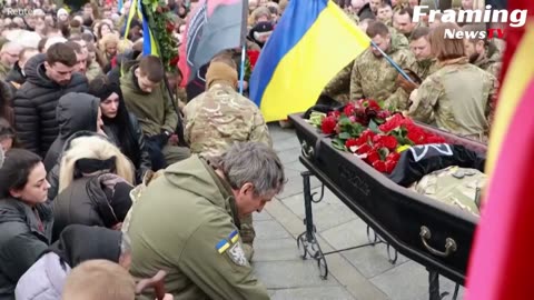 Zelensky memimpin penghormatan untuk pejuang Ukraina yang telah meninggal