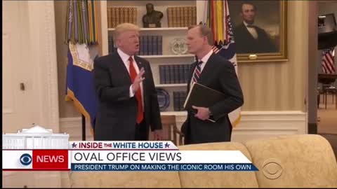 Trump Gives the Small Tour of“Oval Office