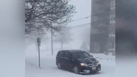 Сanada in Snow Trap! Heavy Snowstorm hit Ontario, wind 70 km/h