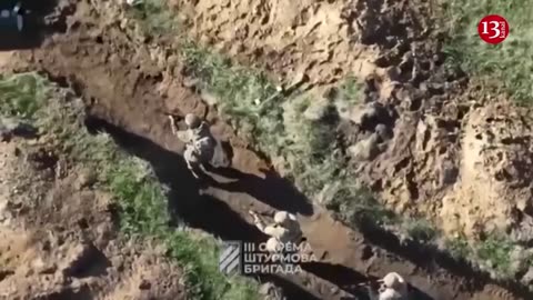 Ukrainian fighters opened fire and entered the trench where Russians were hiding - Drone footage