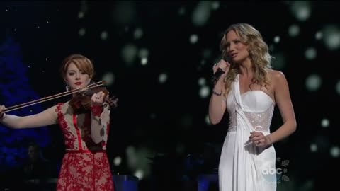Lindsey Stirling, Jennifer Nettles - Silent Night - CMA Country Christmas