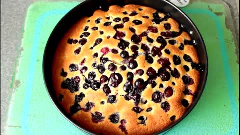 How to make a simple Blueberry Cake HappyFoods