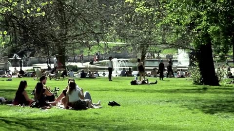 Discover the Enchanting Charms of London: A Must-See Video"