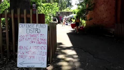 Portland volunteers help houseless beat the heat