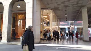 Walking in MILAN / Italy 🇮🇹- Fashion District - 4K 60fps (UHD)