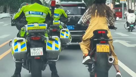 No ticket today?🥰👍 #motocycle #motovlog #policemotorcycle #viral #trending #policevehicle #shorts