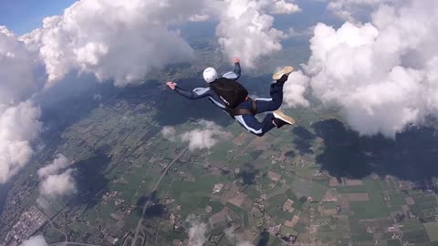 Student Course Jumps - All levels 1 to 7 - Skydive Teuge 4