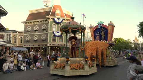 6pm Magic Happen's Parade at Disneyland