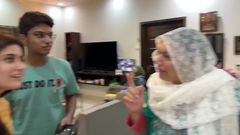 Mama Mujhe Bhool Gayin 😭 - 1 Month Baad Ghar Wapis Aa Gaye ❤️