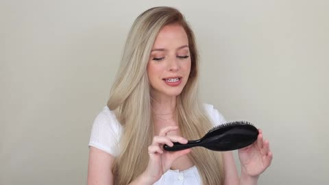 5 MUST HAVE HAIR BRUSHES