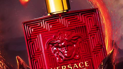 Embrace the allure of the night with Versace Crystal Noir ✨
