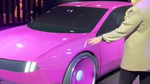 World first color changing car
