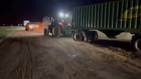 tractors stuck, machines accelerating (6)
