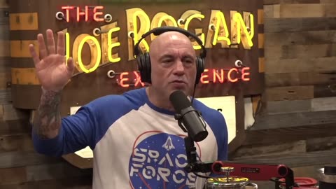 Joe Rogan : "Downtown LA is fuc*ed!"