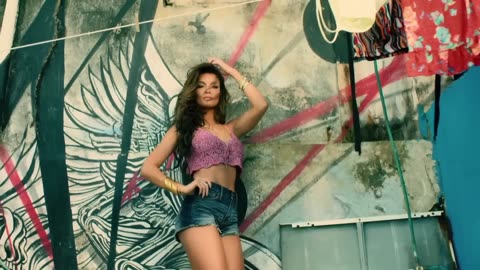 Despacito (Official Music Video)