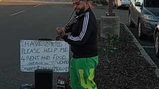 Violinist at Murrieta Stater Bros 2023