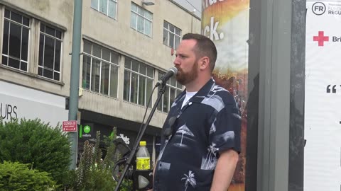 Opera Guy Busking Ocean City Plymouth 10th August 2020. Singles 4.