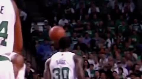 Remember when LeBron Destroyed The Boston Celtics!😈