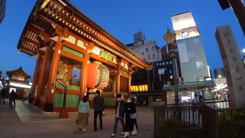 Asakusa, famous sightseeing spot in Tokyo Japan, walking, Good looking Senso-ji