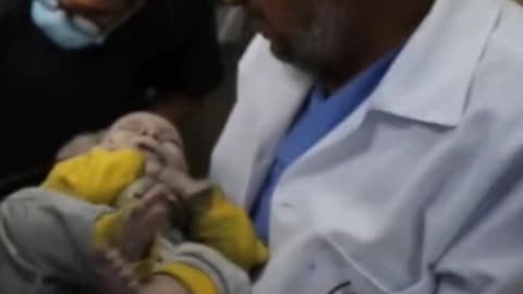 There are injured everywhere': Israeli airstrike hits Jabalia refugee camp in Gaza – video